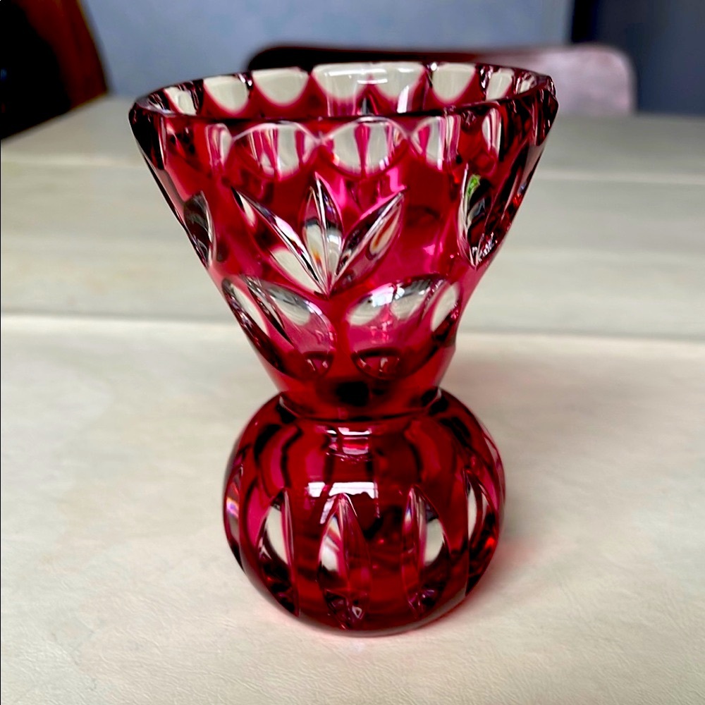 Elegant Red Crystal Vase